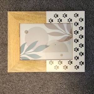 Paw print picture frame